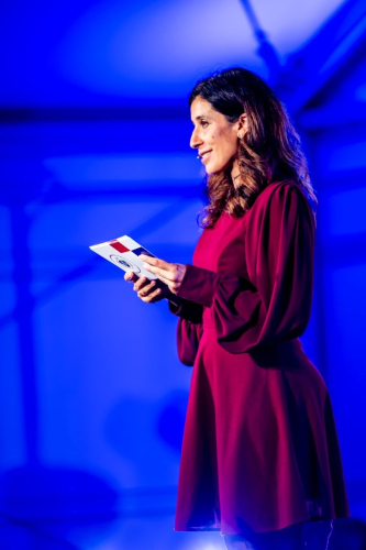 Host night of a century Van Leeuwen